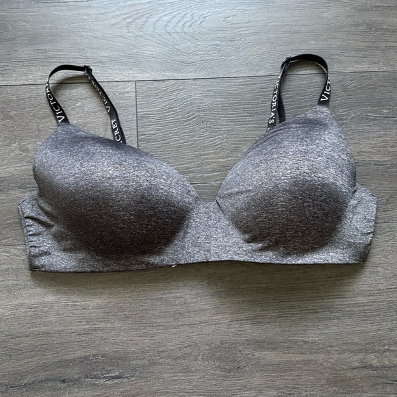 Victoria's Secret Heathered Dark Gray No Wire Lightly Lined Bra Size 38D - Picture 1 of 9